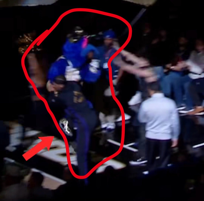 云开体育网址-海斯因推倒奇才吉祥物被禁赛一场|湖人|NBA|贾克森·海斯|华盛顿奇才队|体育赛事讨论_新浪体育_新浪新闻