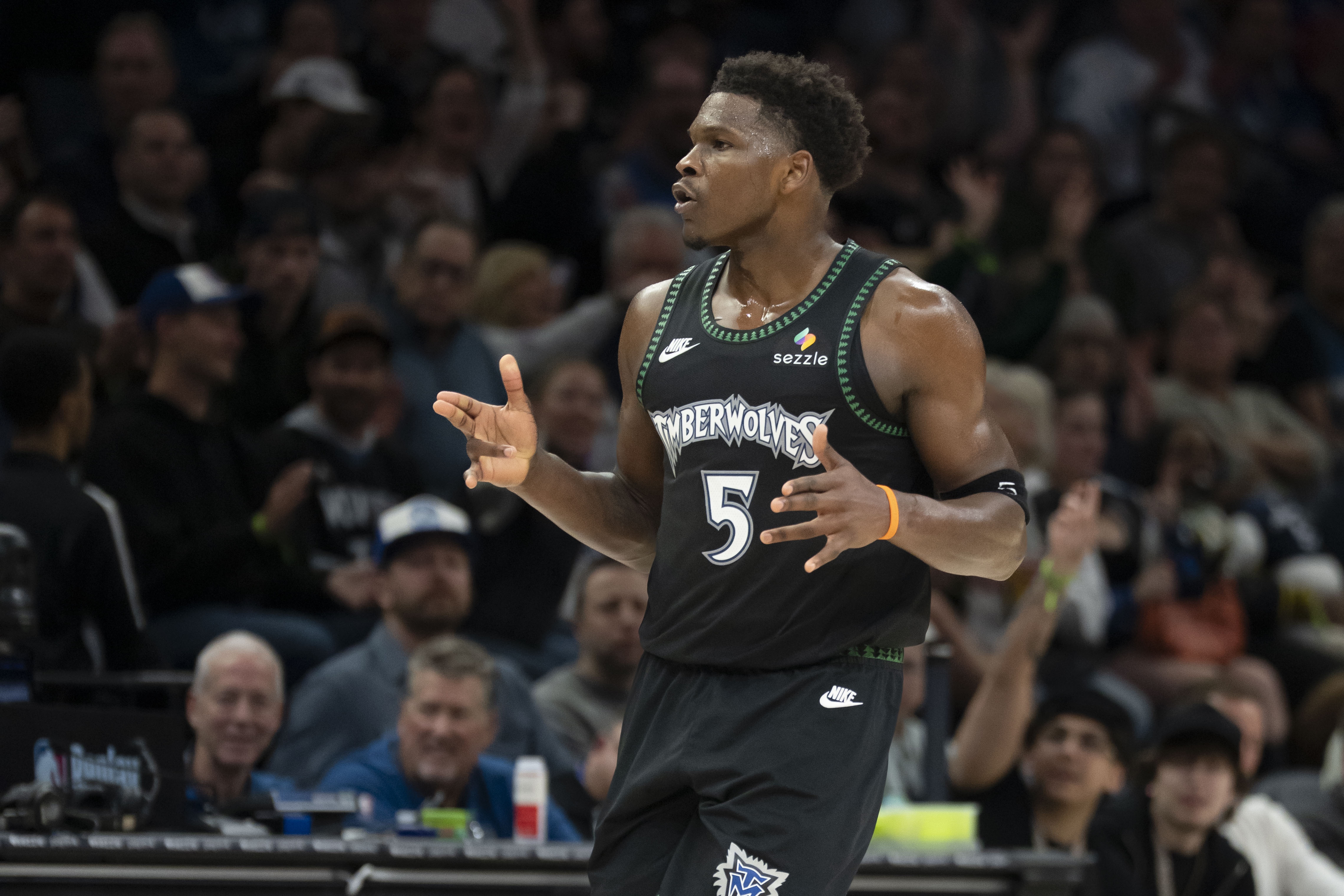 云开体育官网-迟到不影响状态！华子替补复出22分钟13中7砍17分4助 正负值+29